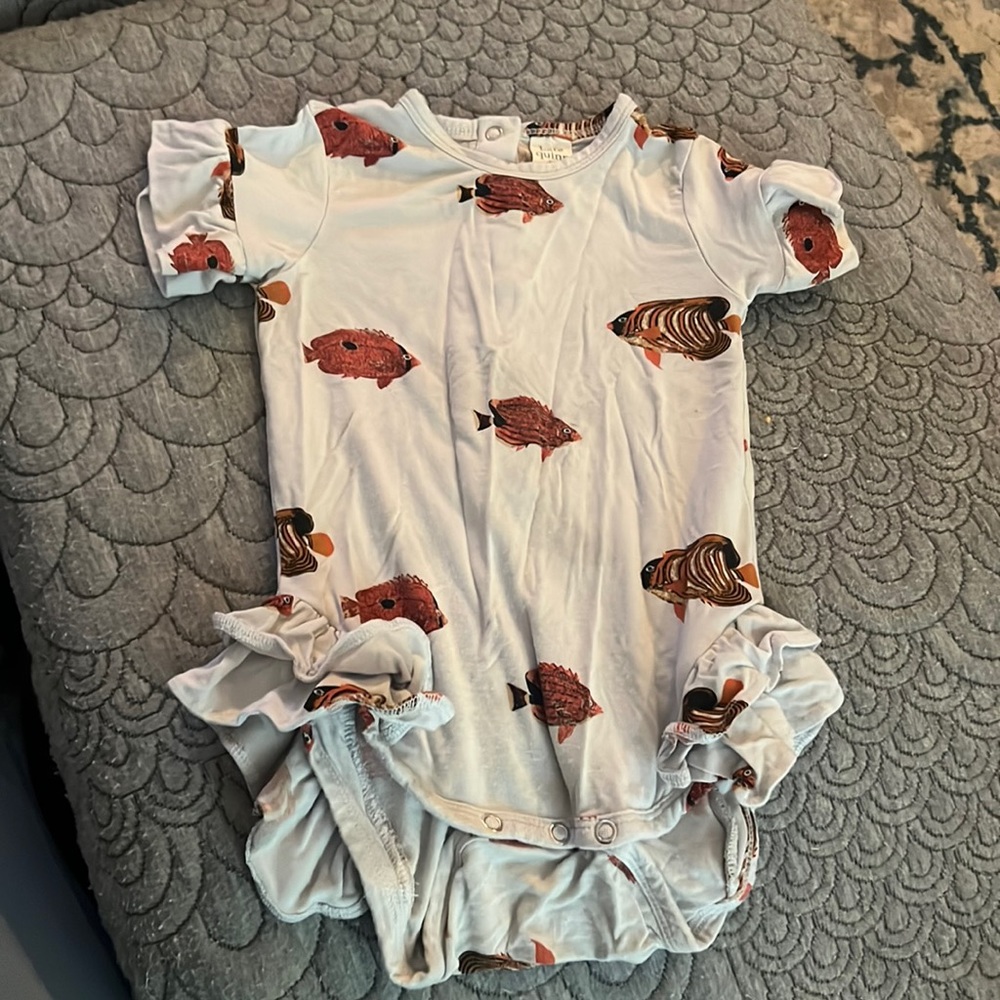 Kate quinn ruffle onsie. fish. 6-12m. light blue and orange